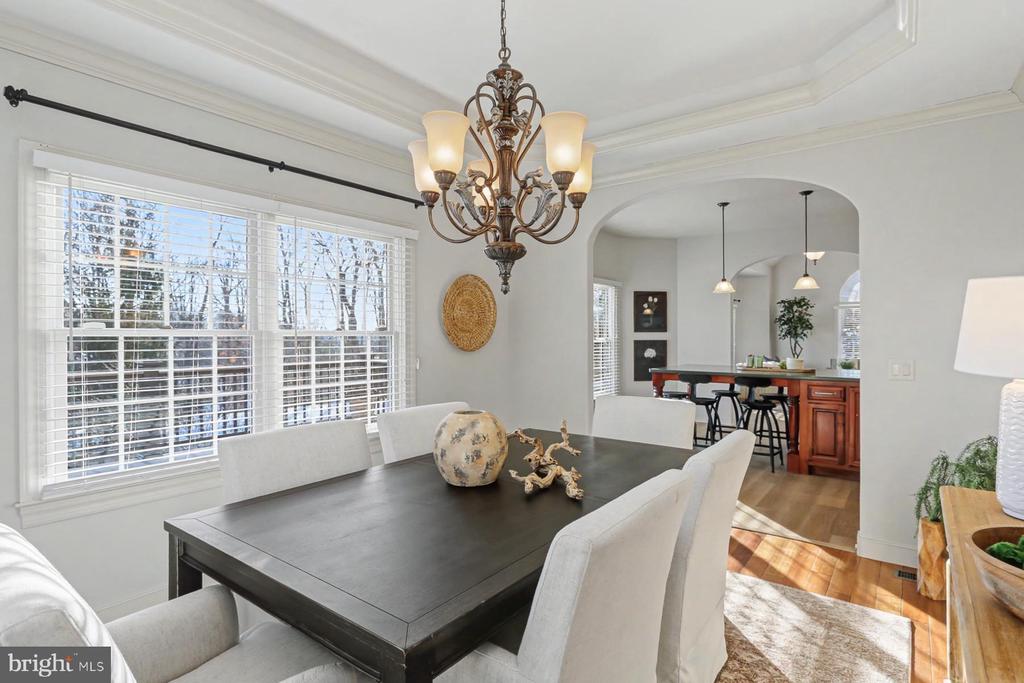 4528 LAURELWOOD DRIVE