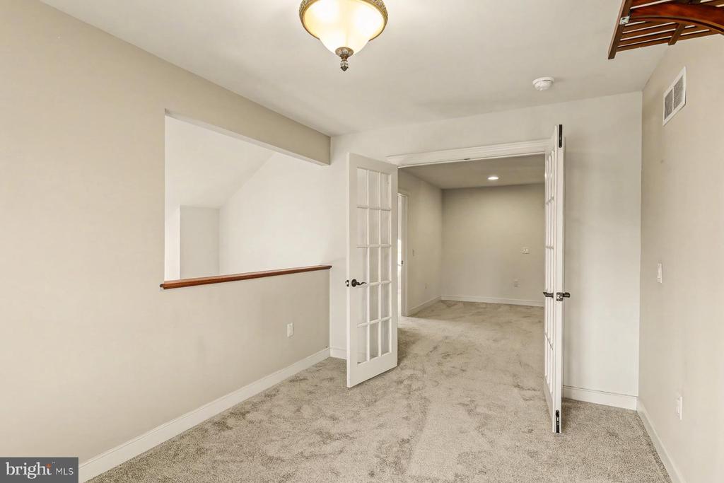 4528 LAURELWOOD DRIVE
