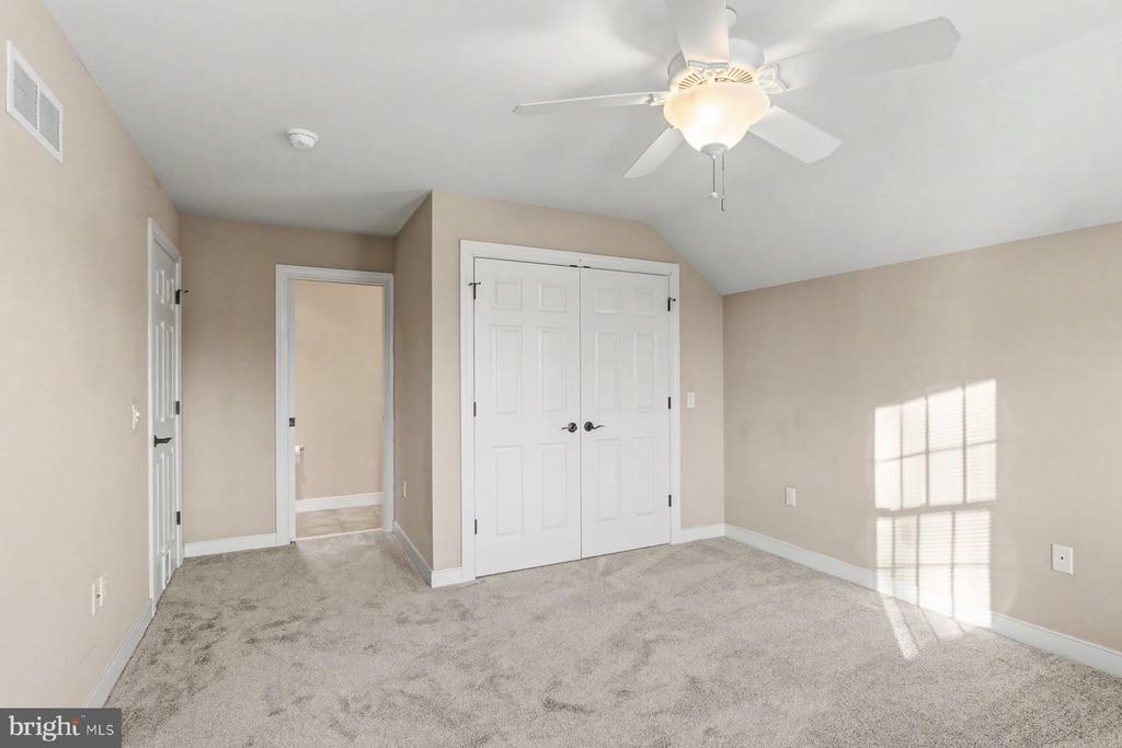 4528 LAURELWOOD DRIVE