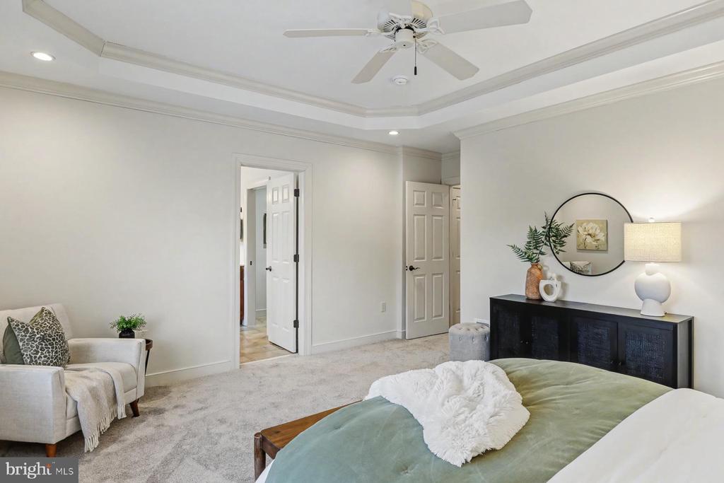 4528 LAURELWOOD DRIVE