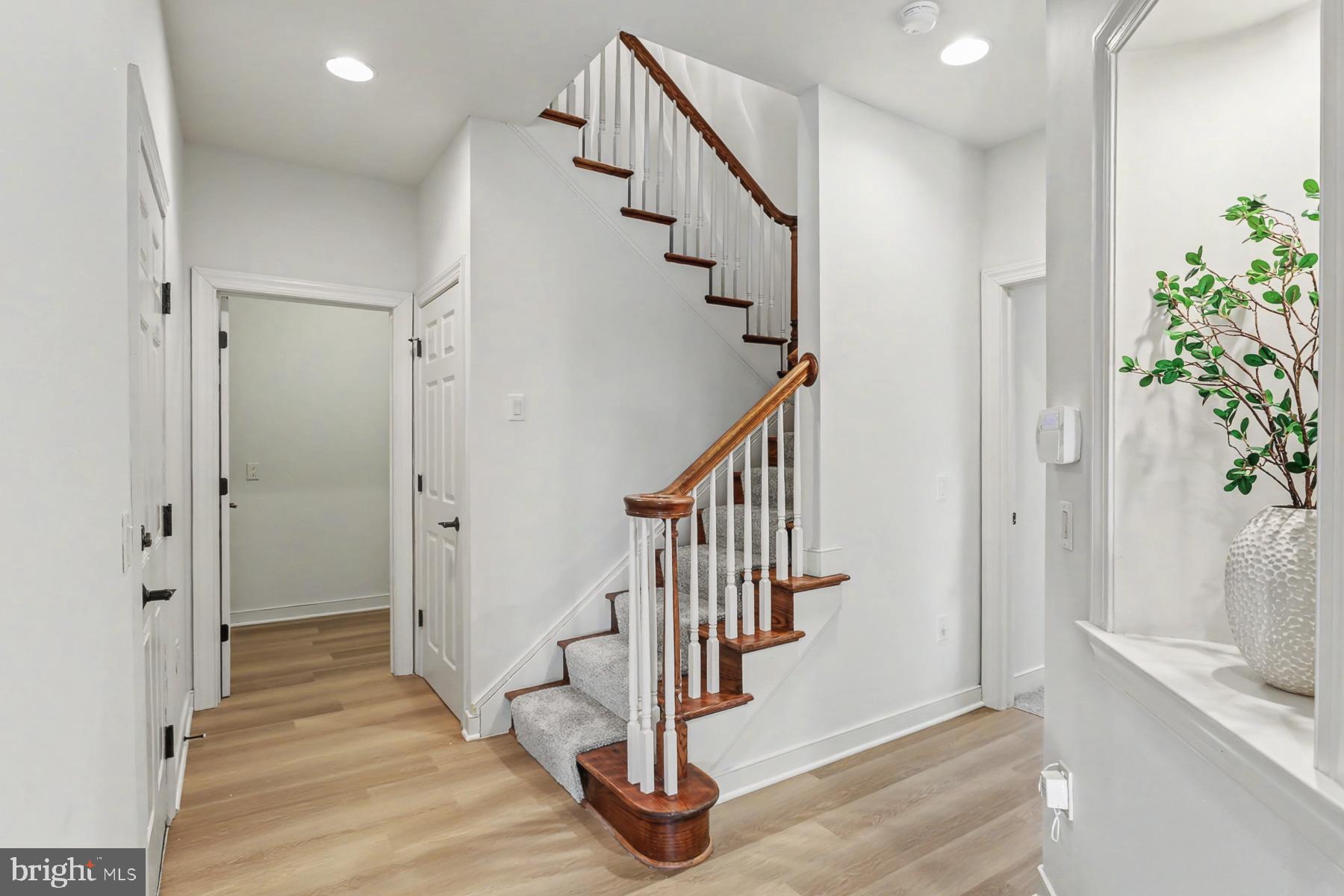 4528 LAURELWOOD DRIVE