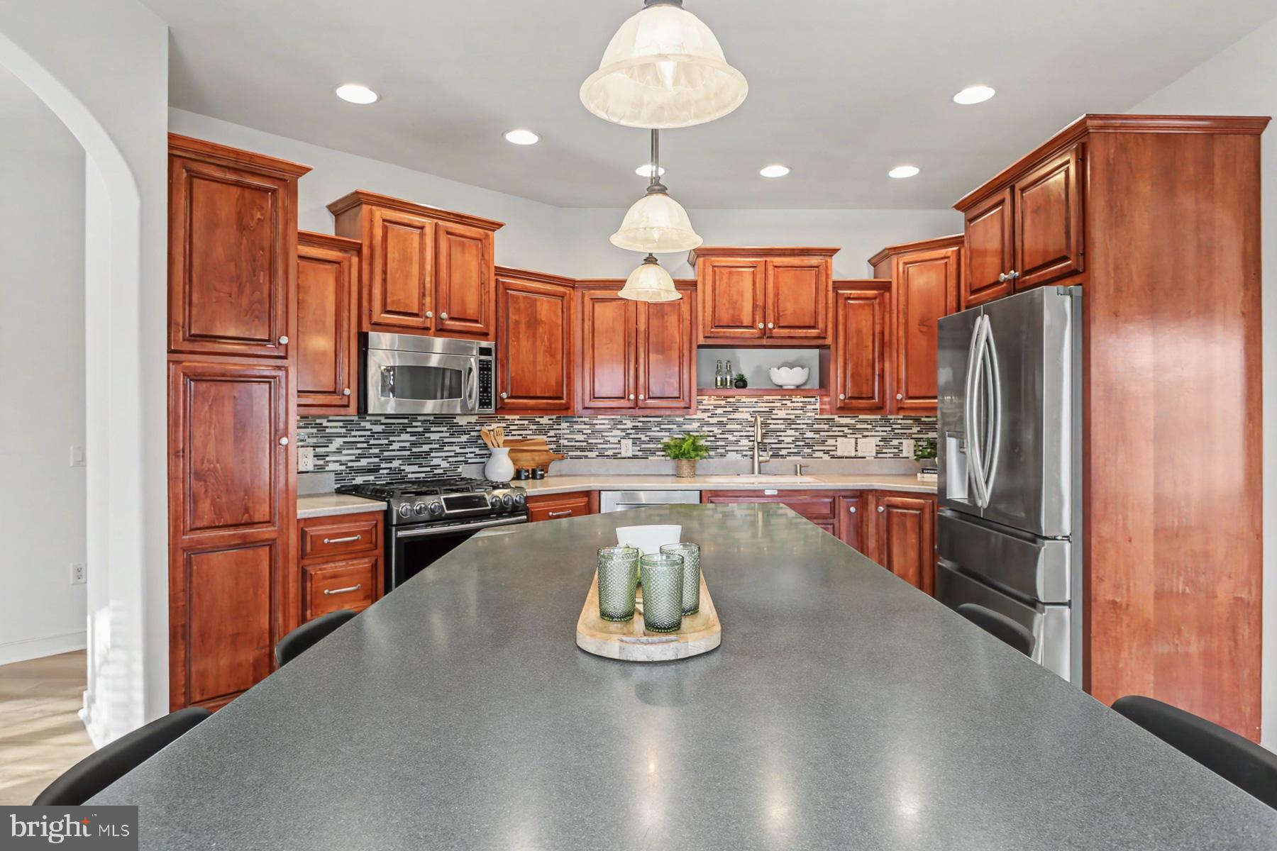 4528 LAURELWOOD DRIVE