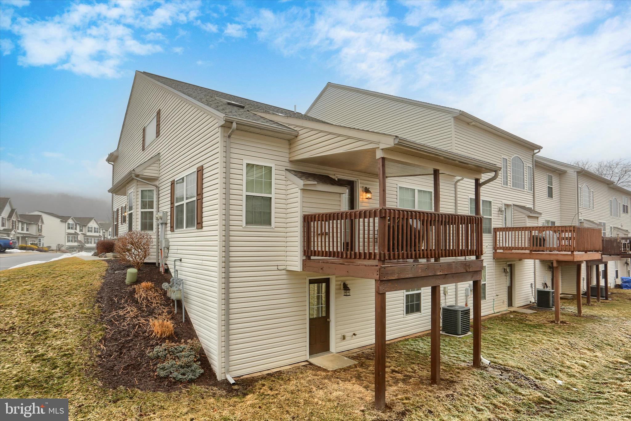 2301 MANDARIN COURT
