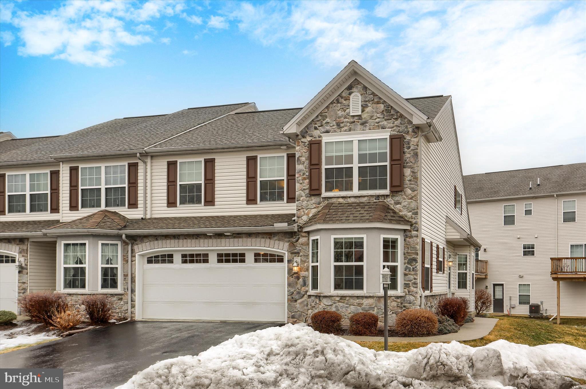 2301 MANDARIN COURT