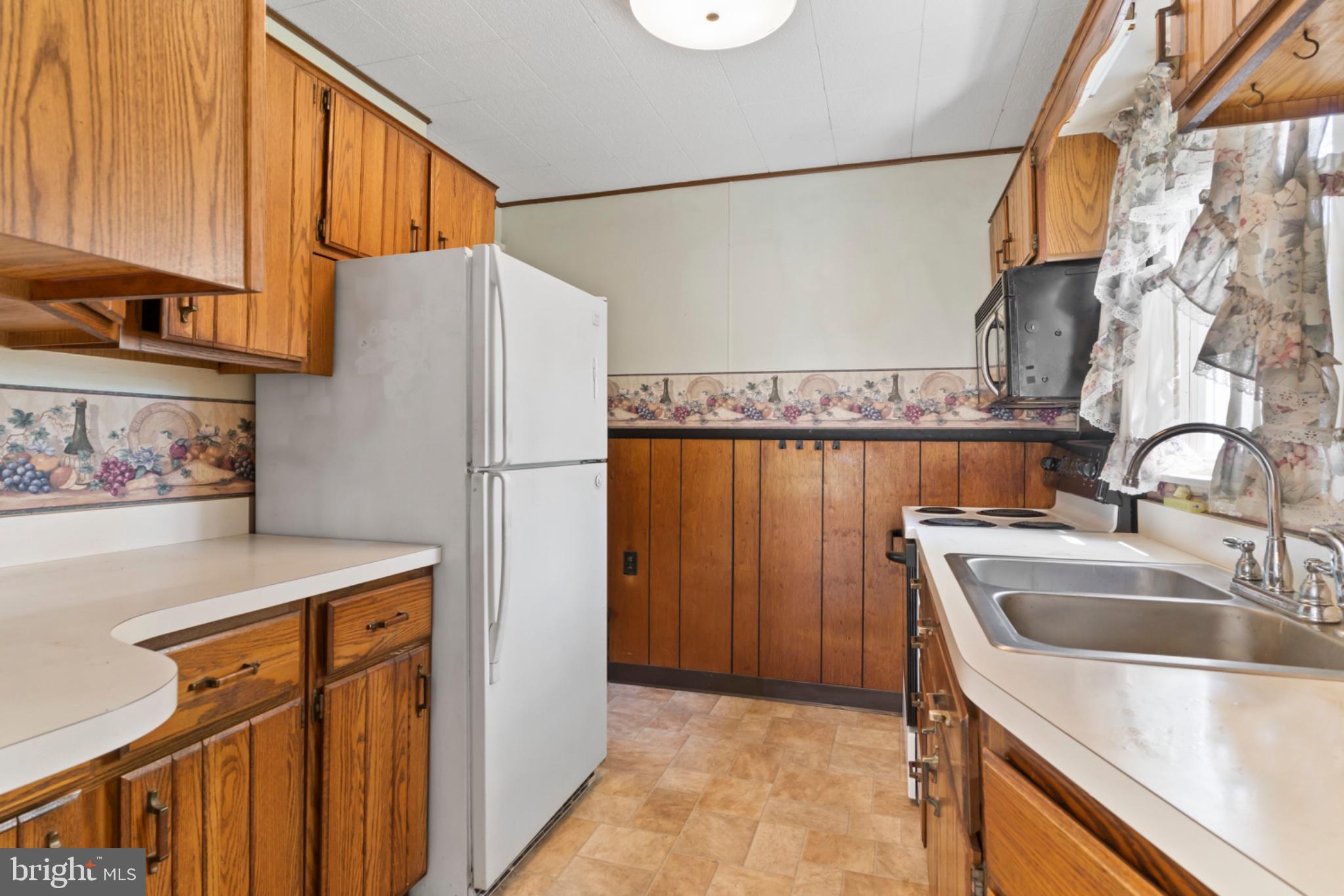 3513 BEAUFORT STREET