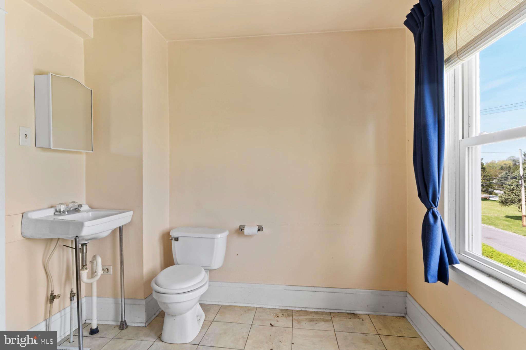 3513 BEAUFORT STREET