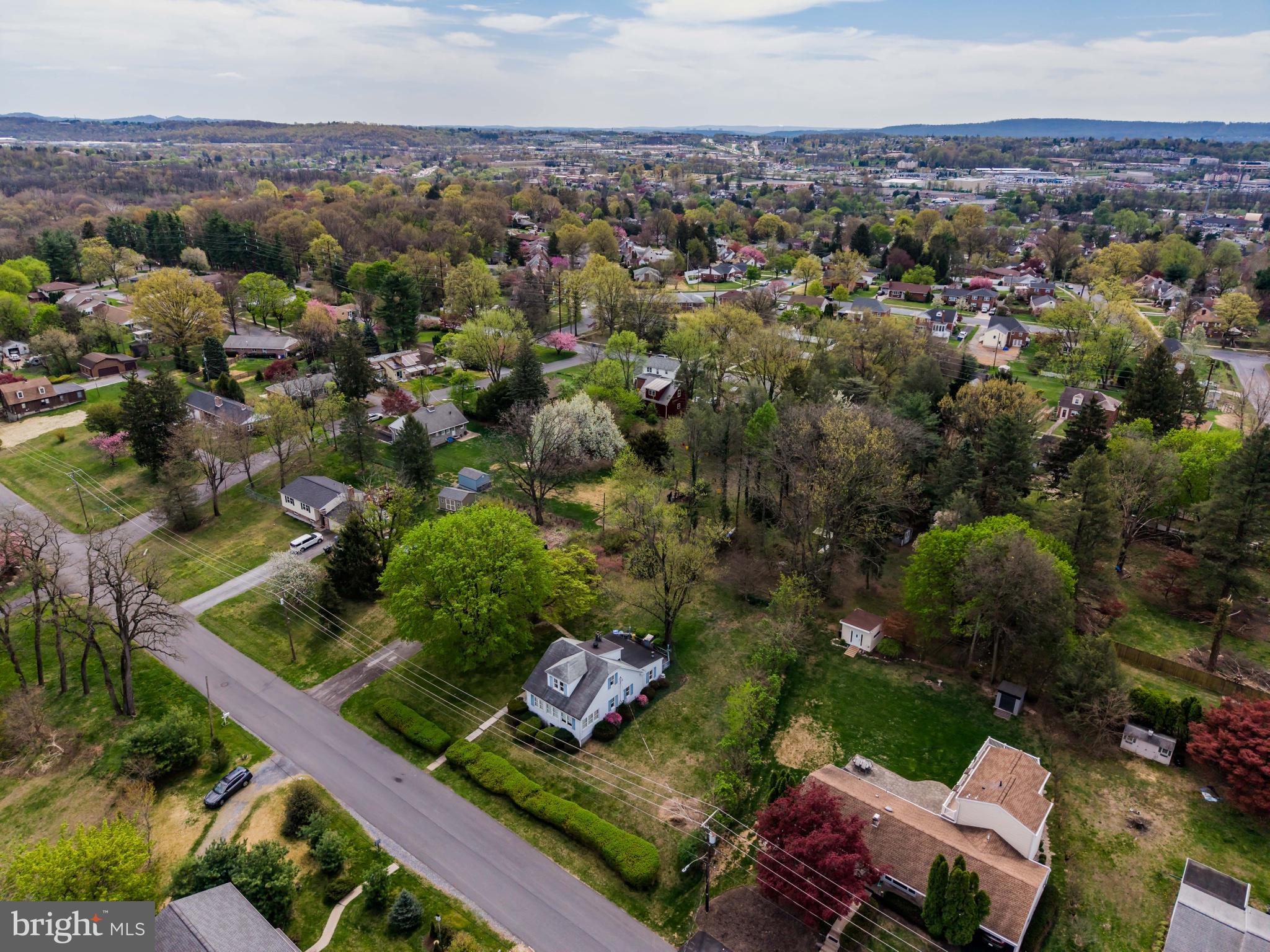 3513 BEAUFORT STREET