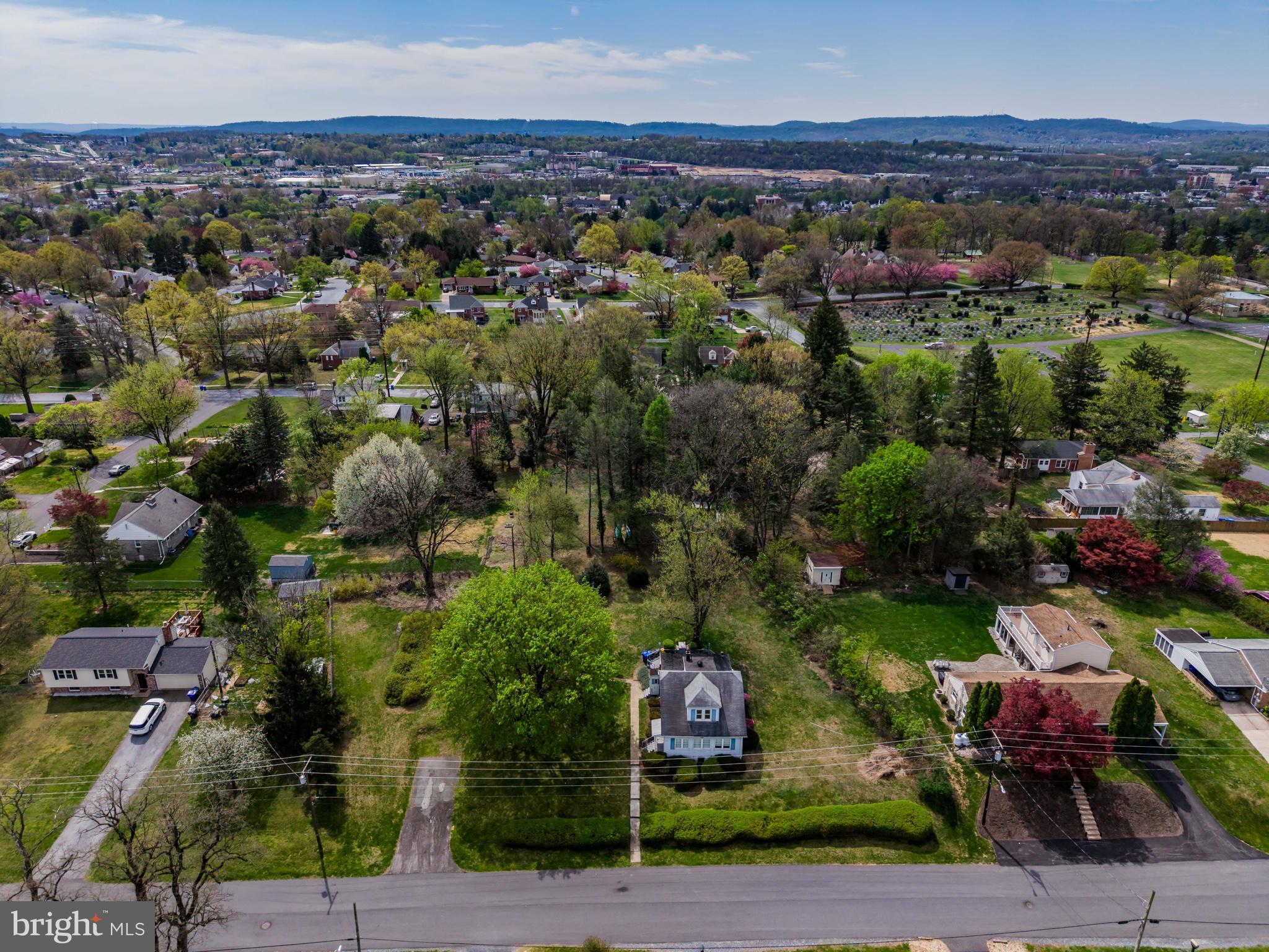 3513 BEAUFORT STREET