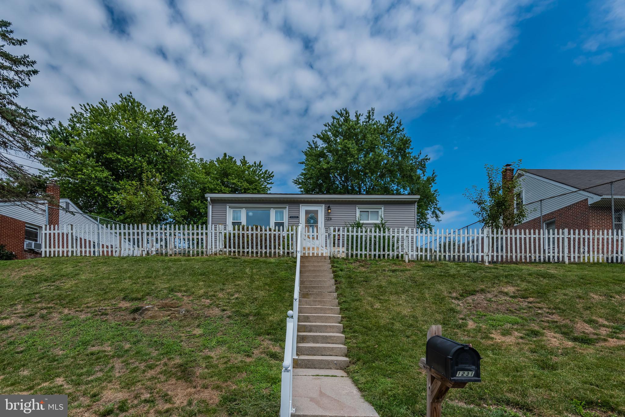 1231 E CARACAS AVENUE