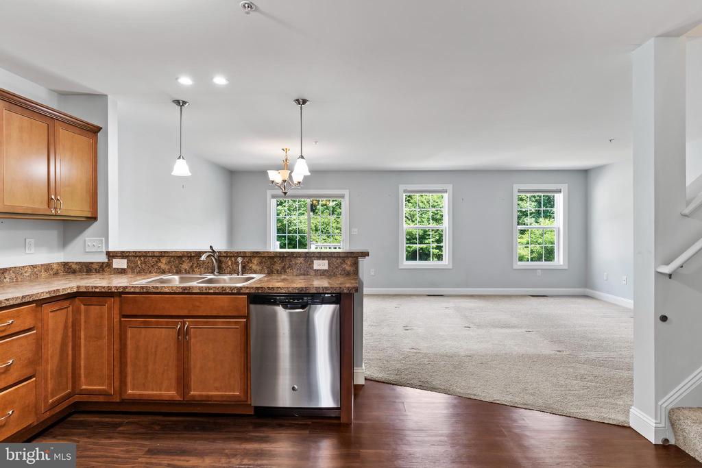 2744 POST DRIVE