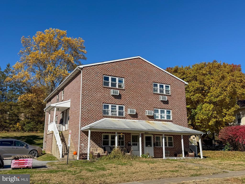 607 N HIGH STREET