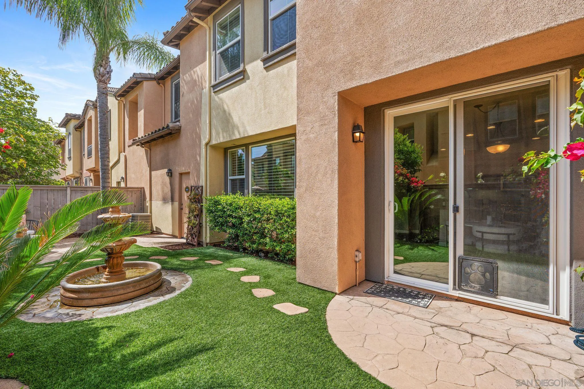 2633 Prato Ln