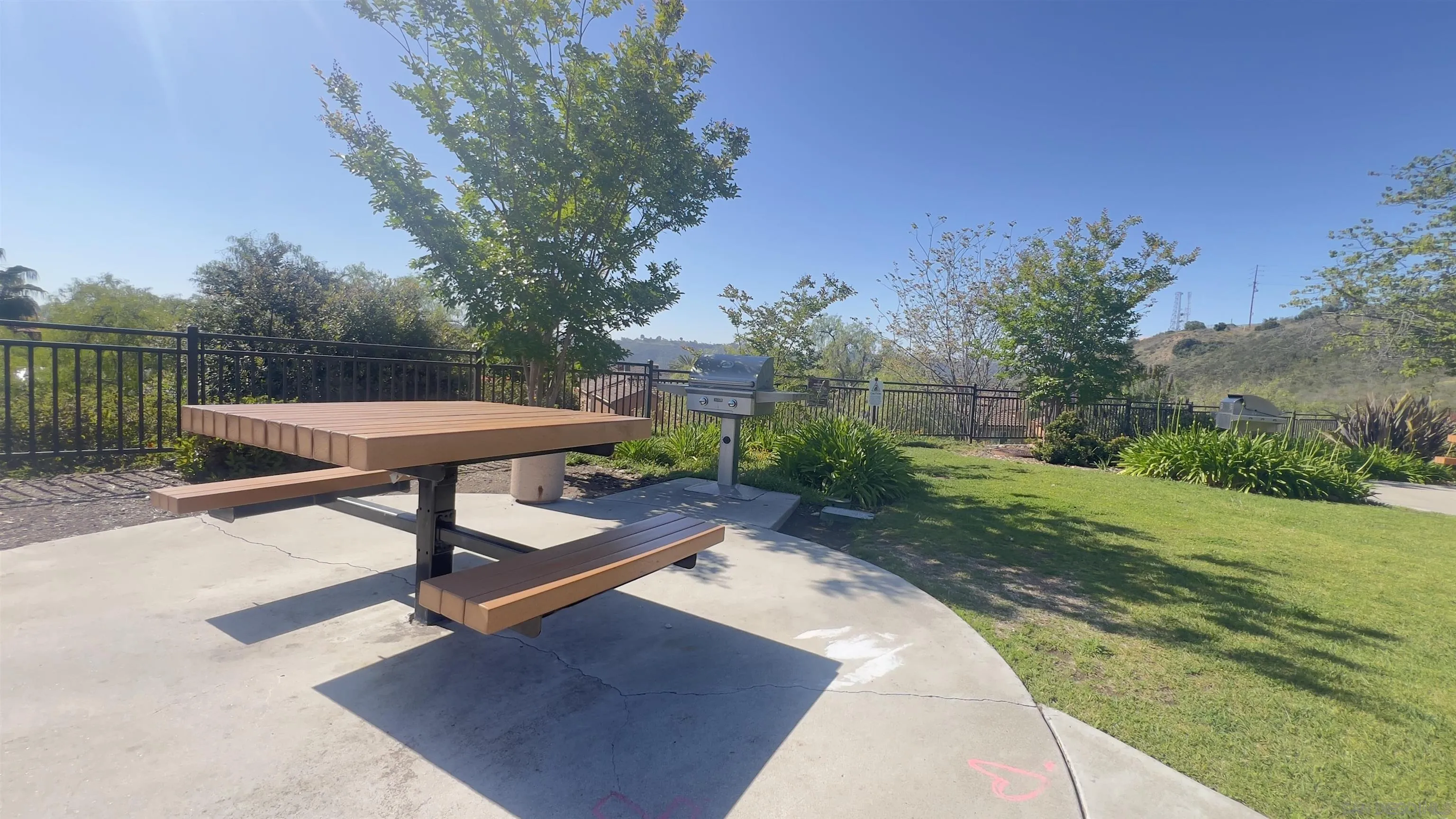 2633 Prato Ln
