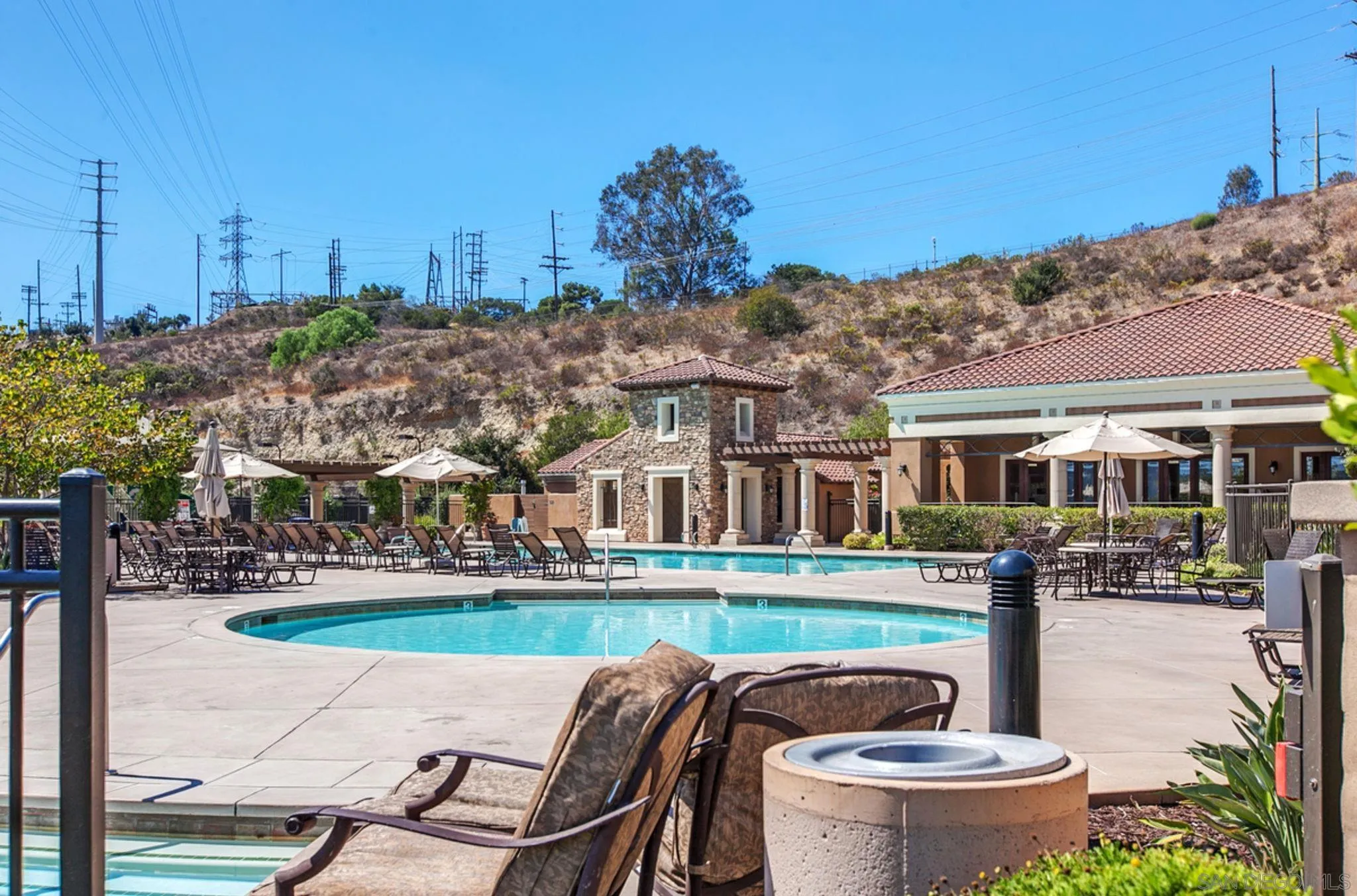 2633 Prato Ln