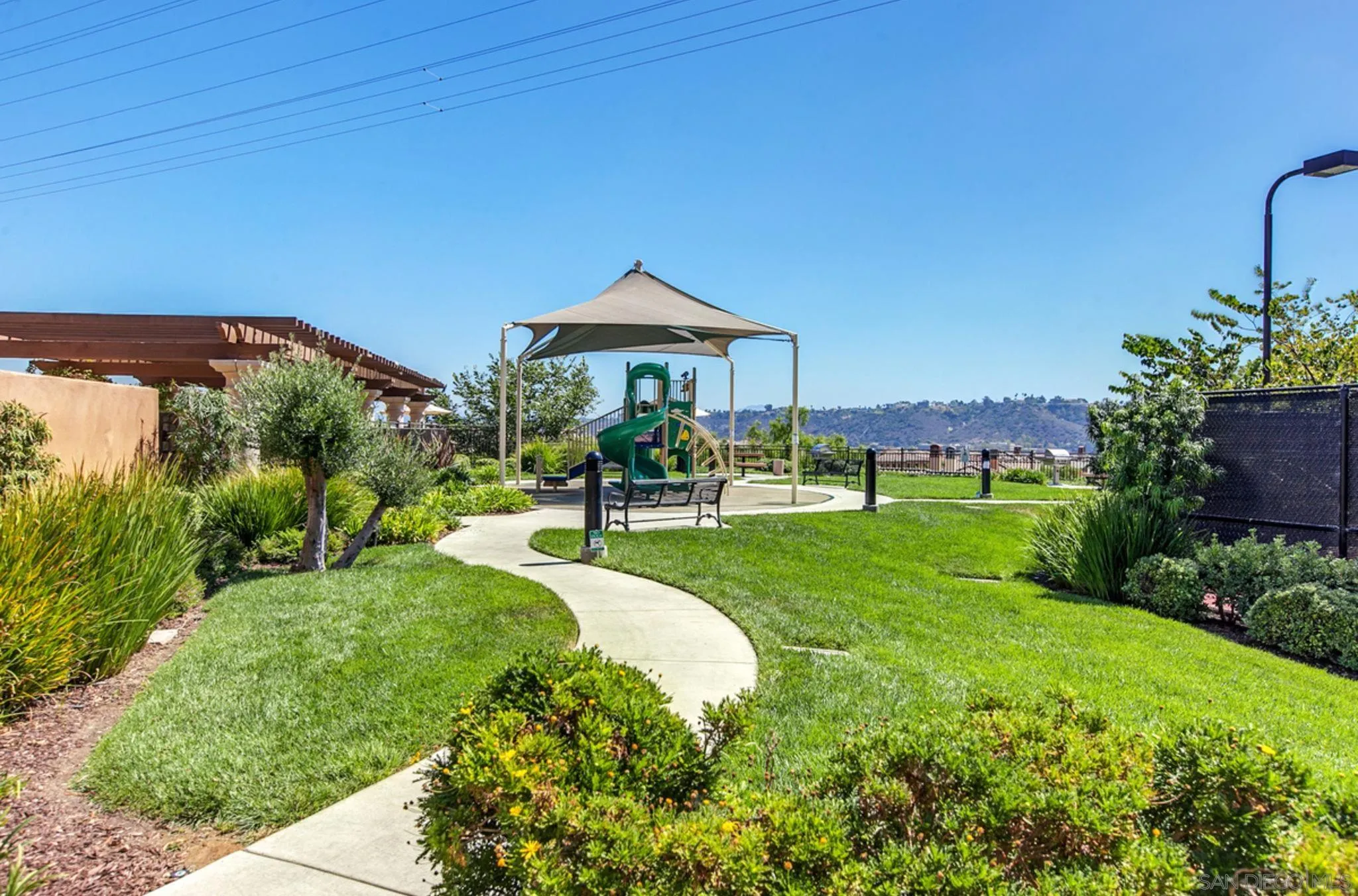 2633 Prato Ln
