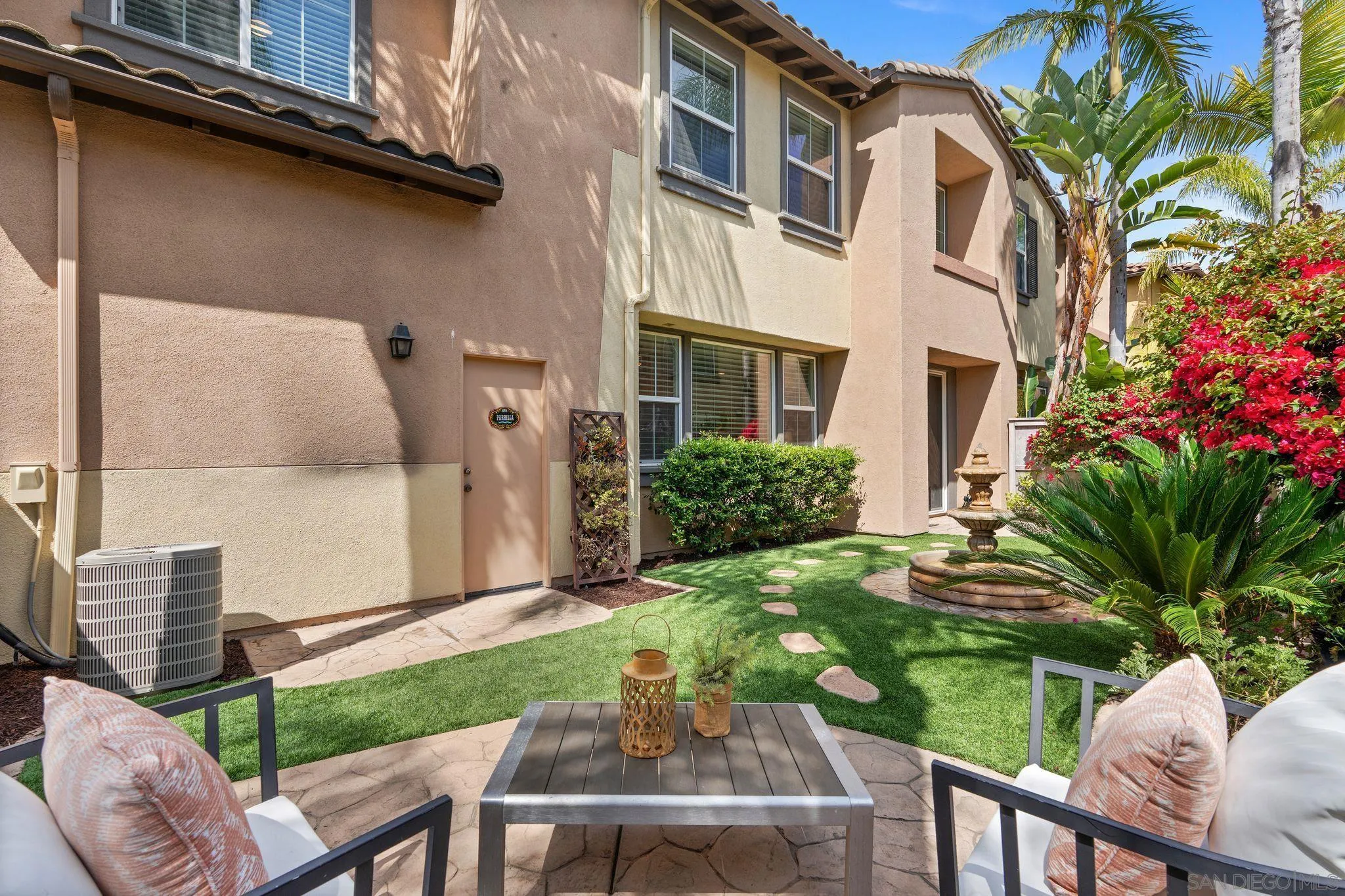 2633 Prato Ln