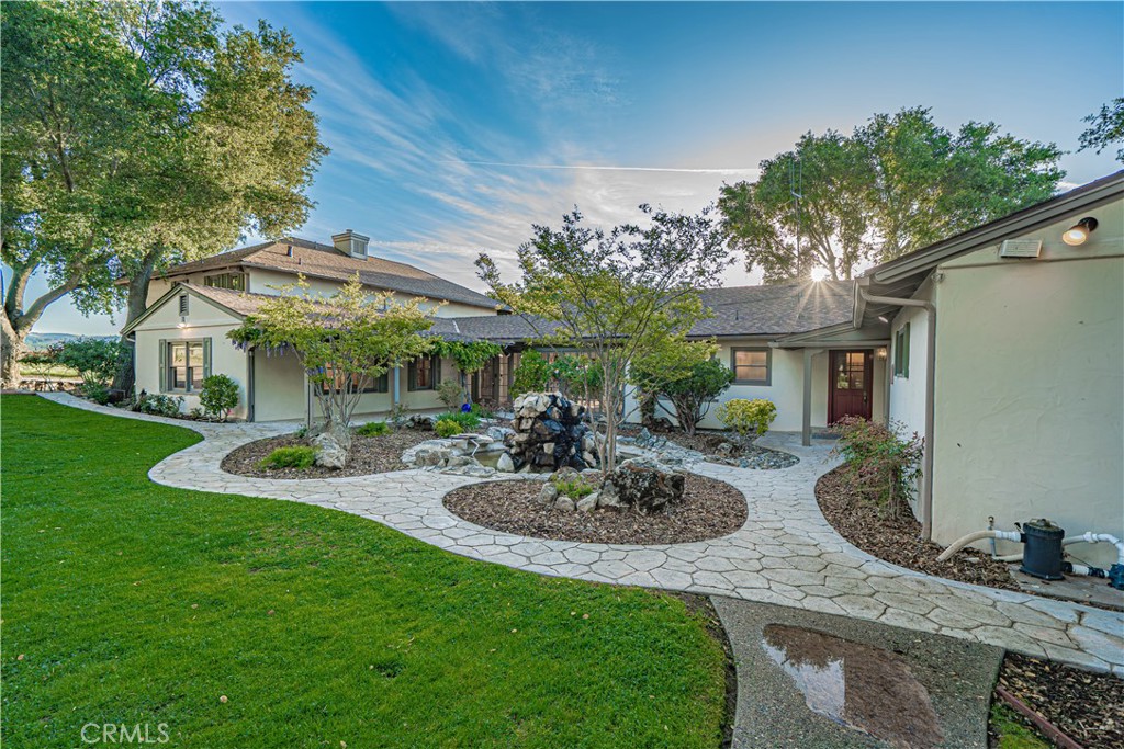 5161 Vineyard Drive