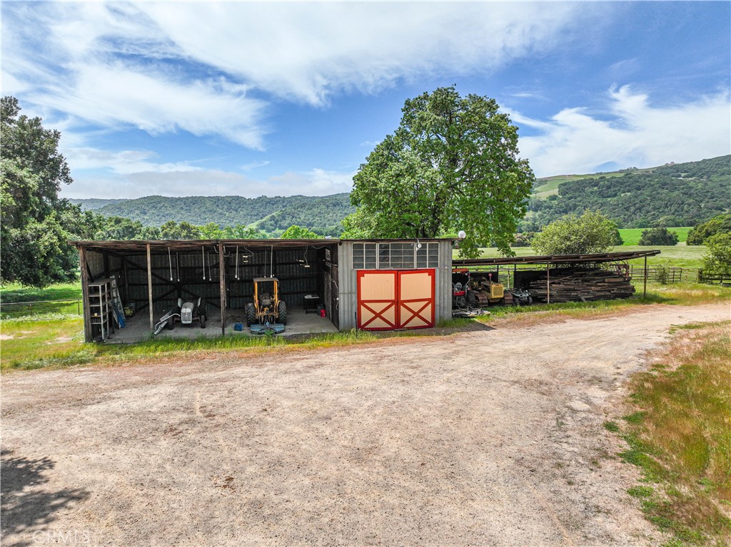 5161 Vineyard Drive