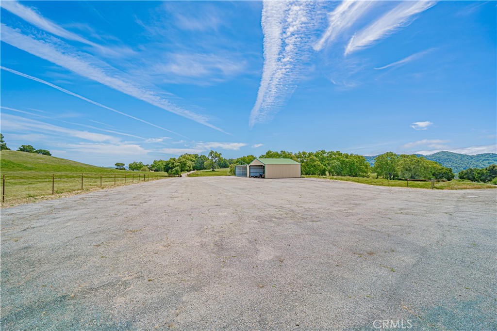 5161 Vineyard Drive