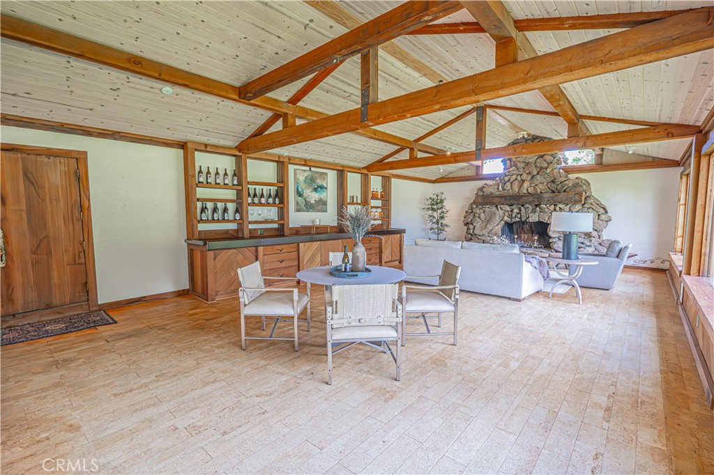 5161 Vineyard Drive