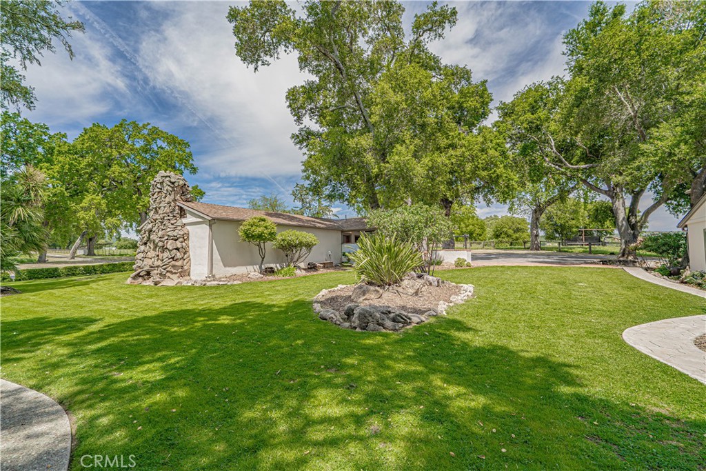 5161 Vineyard Drive