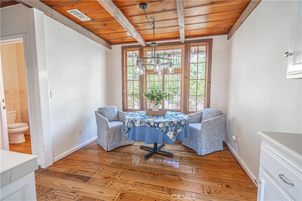 5161 Vineyard Drive