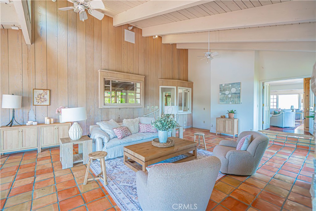 5161 Vineyard Drive
