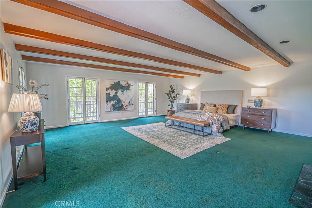 5161 Vineyard Drive
