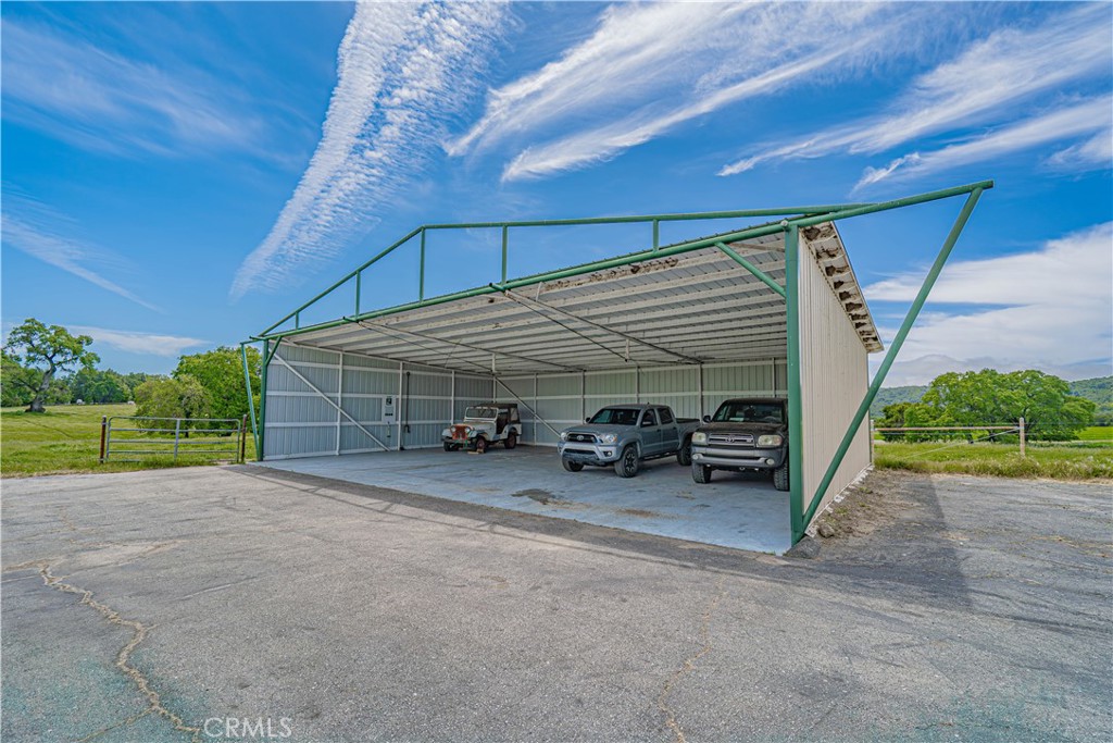 5161 Vineyard Drive