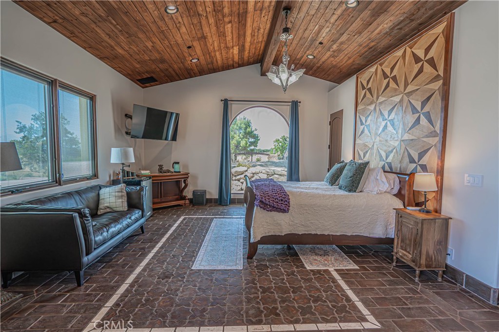 3030 Templeton