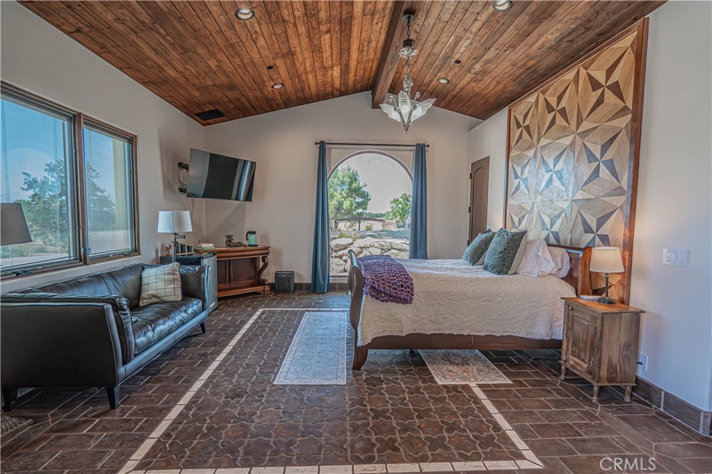 3030 Templeton