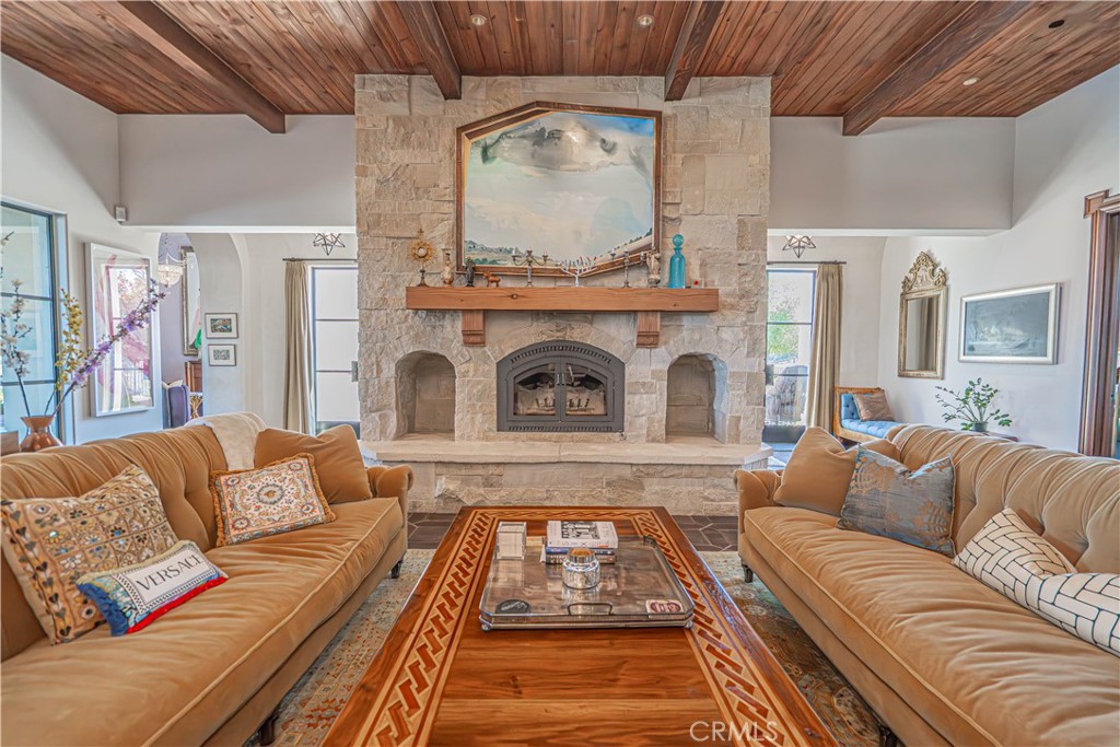 3030 Templeton