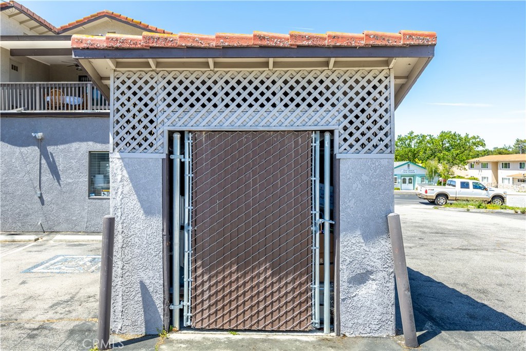 7695 El Camino Real