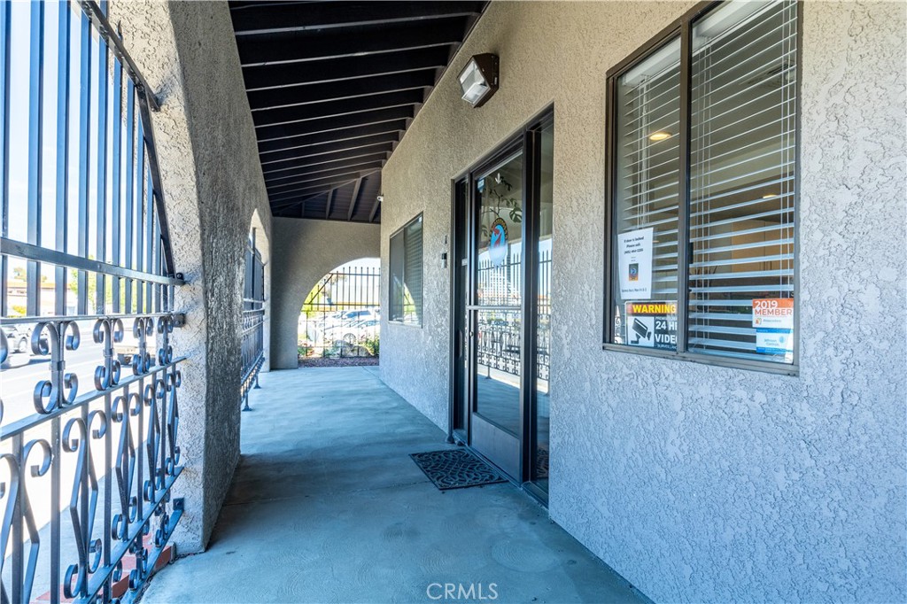 7695 El Camino Real