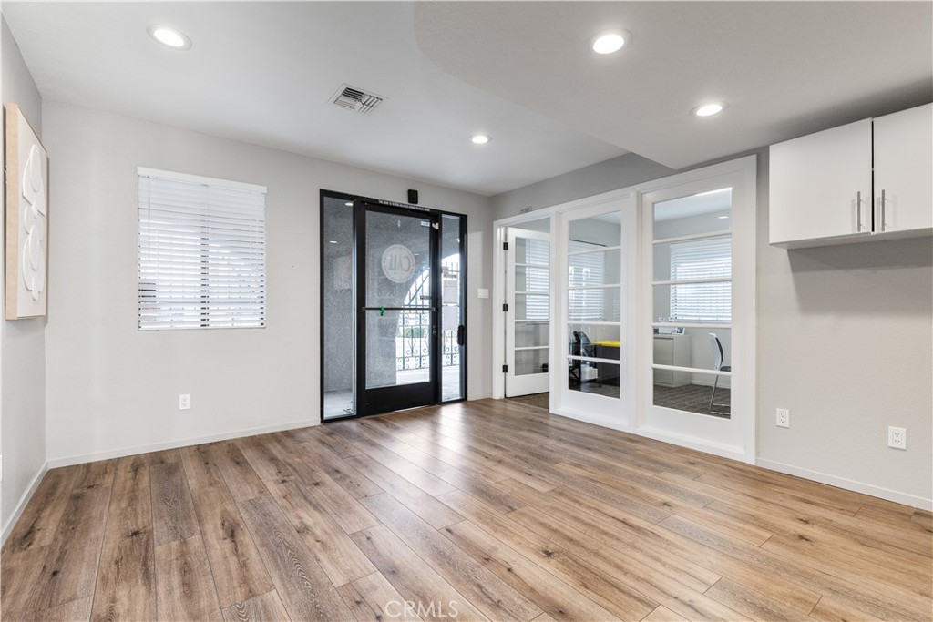 7695 El Camino Real
