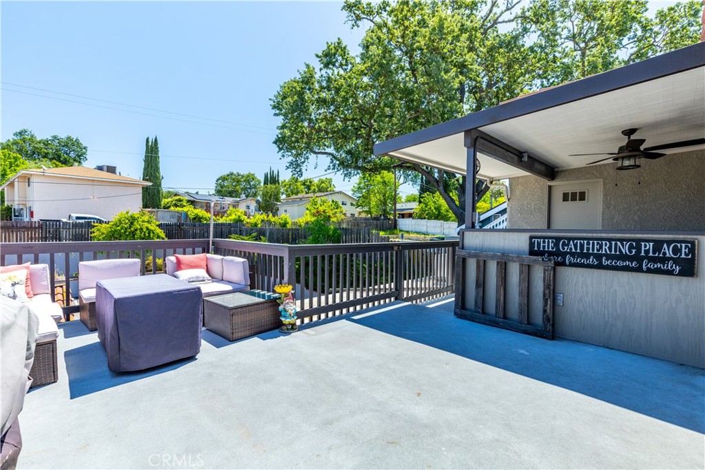 7695 El Camino Real
