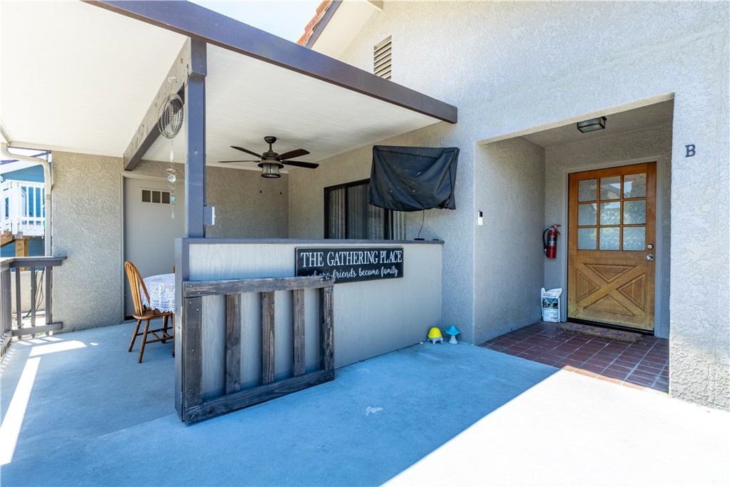 7695 El Camino Real