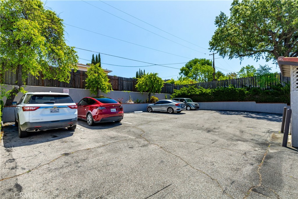 7695 El Camino Real