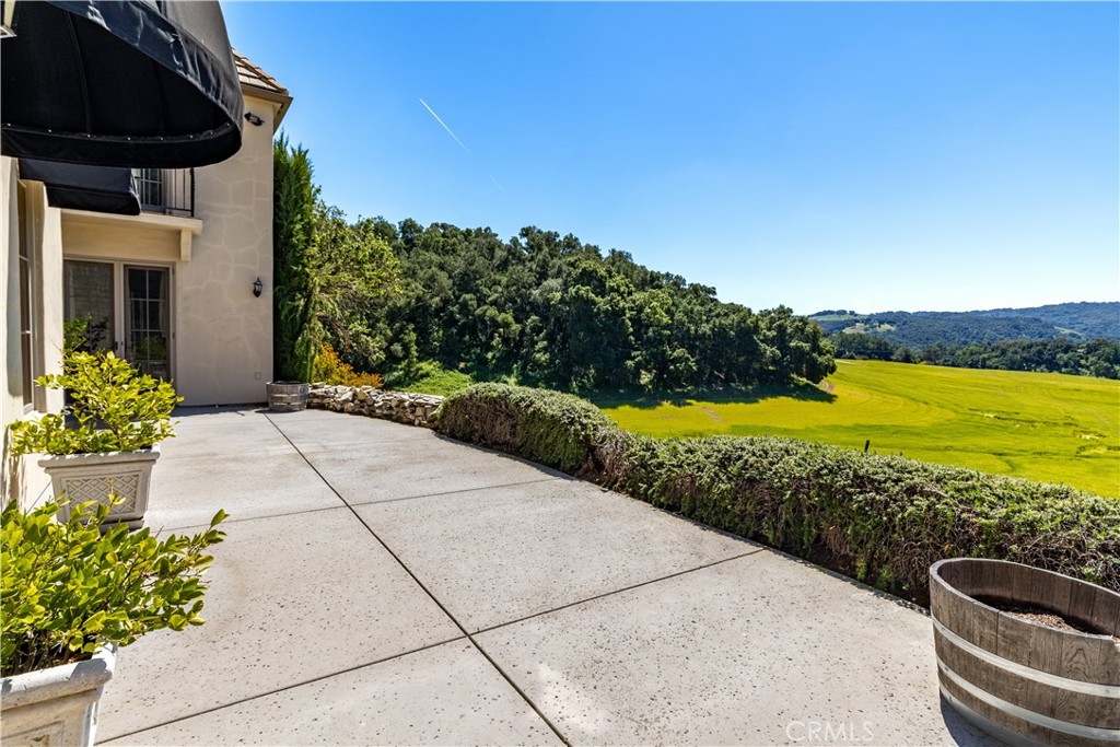 810 Dove Pond