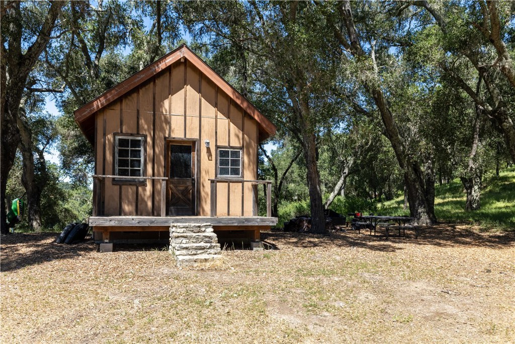 810 Dove Pond