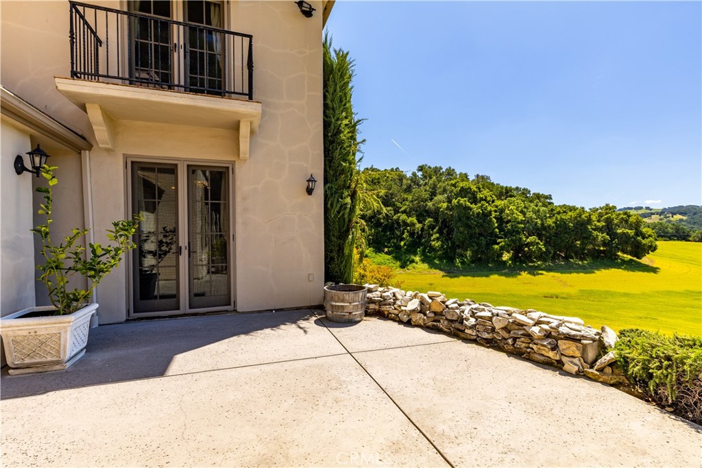 810 Dove Pond