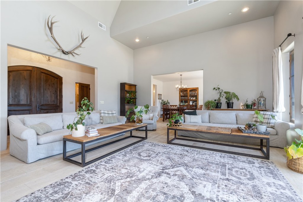 810 Dove Pond