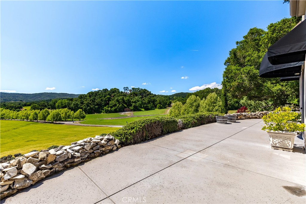 810 Dove Pond