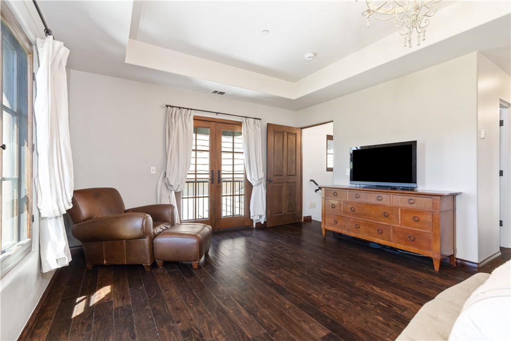 810 Dove Pond