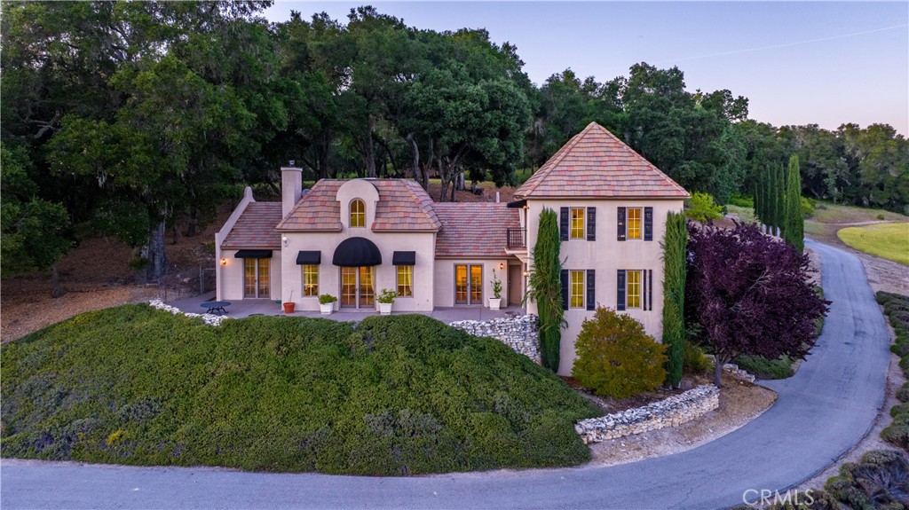 810 Dove Pond