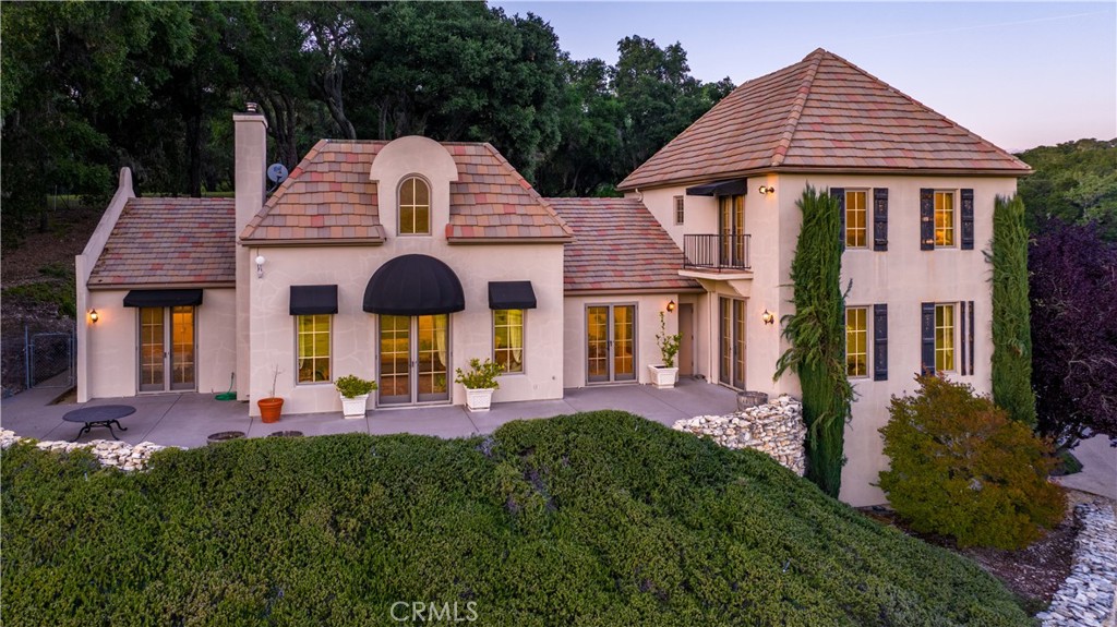 810 Dove Pond