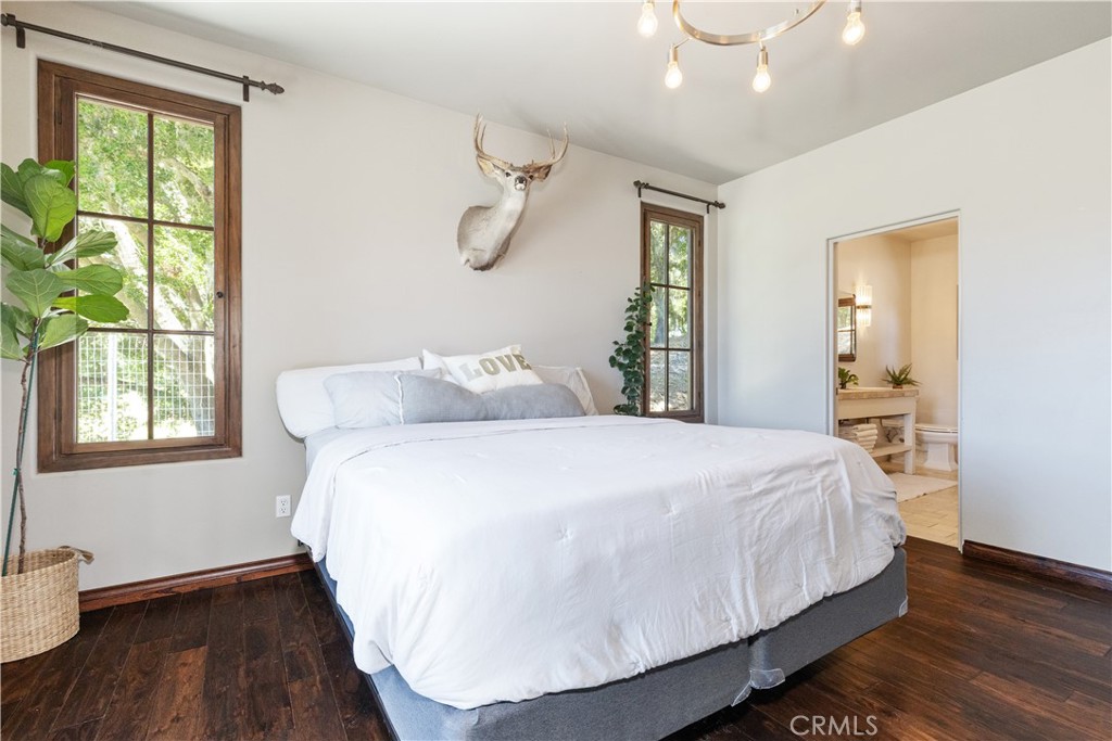 810 Dove Pond