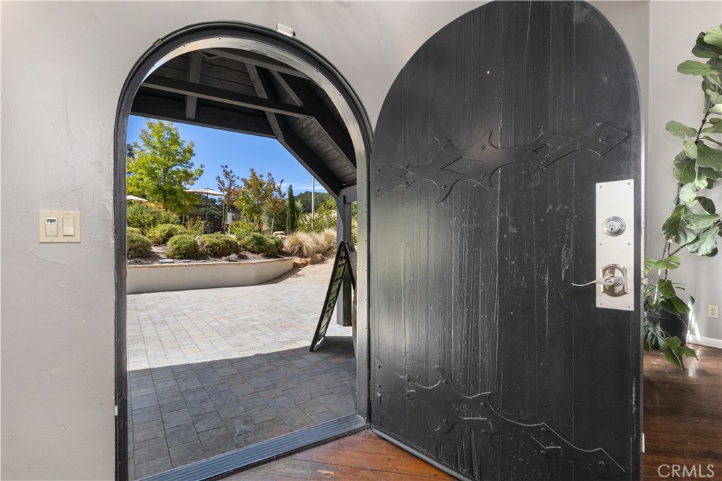 2720 Oak View