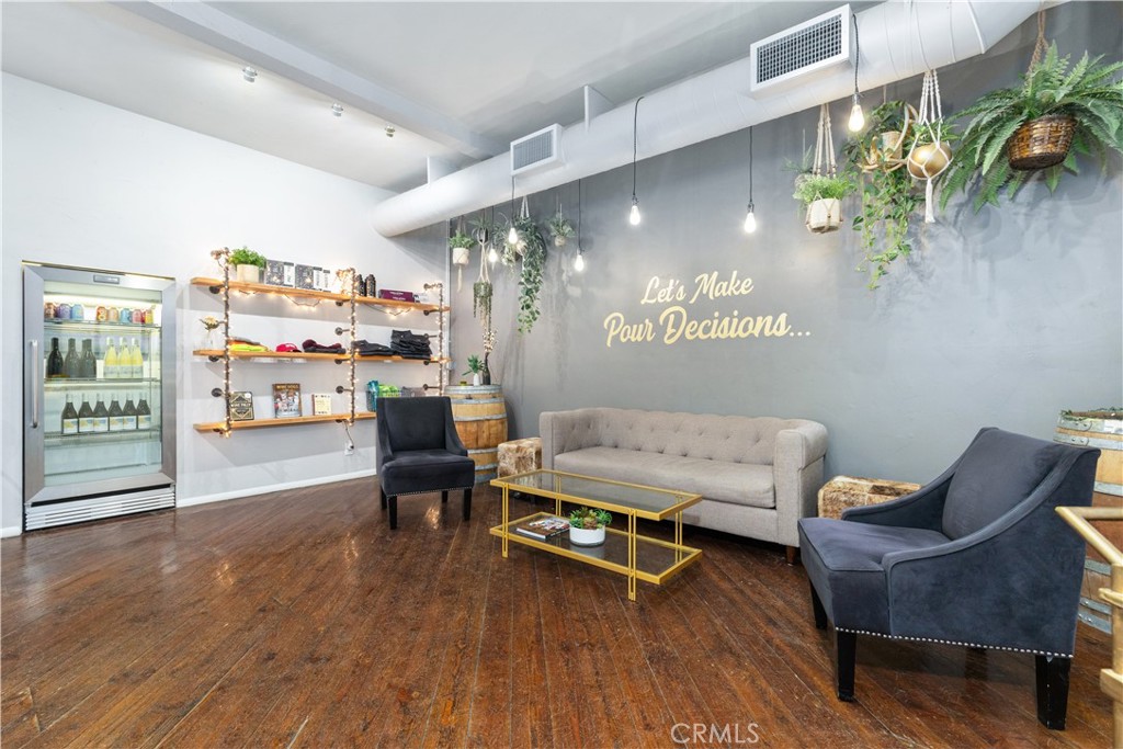 2720 Oak View