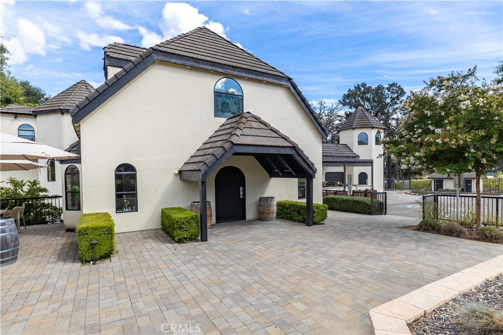2720 Oak View